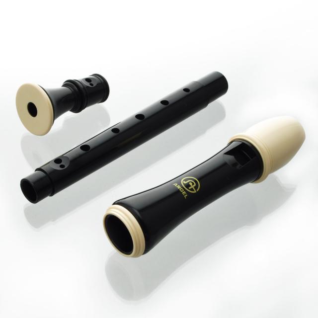 Soprano recorder with english fingering and double holes