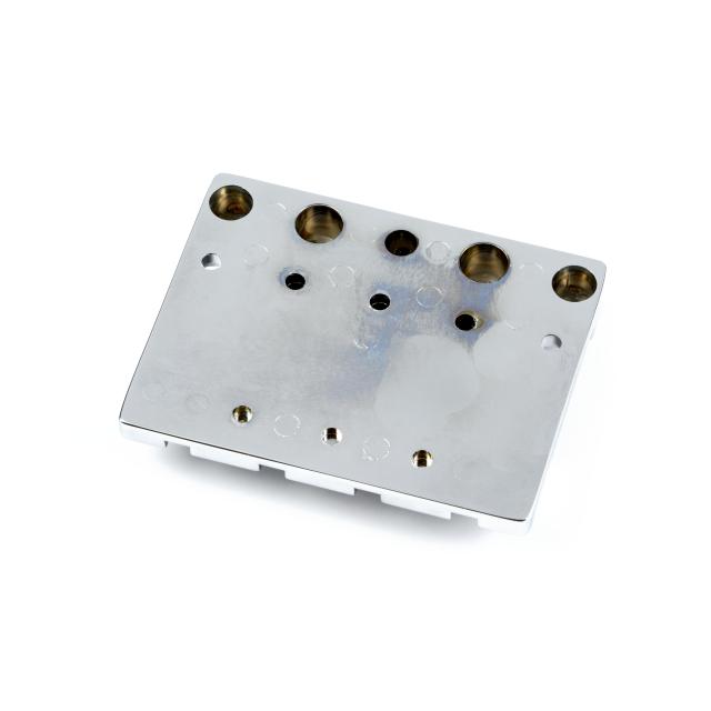 Ponte completo Fender® HiMass™ 4-Corde Basso  con Brass Saddles Chrome