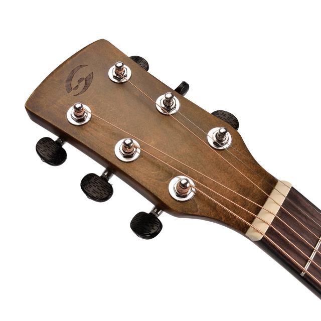 Chitarra acustica Compact con top in abete massello, rosetta incisa e preamp