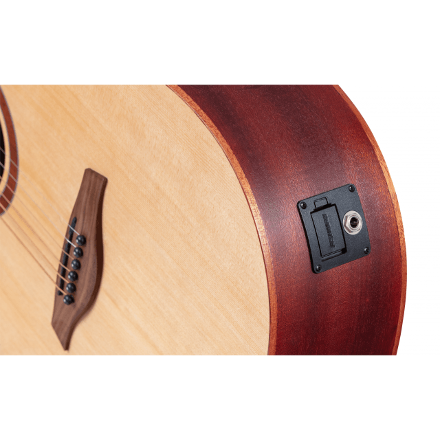 Chitarra acustica dreadnought amplificata con armrest in mogano