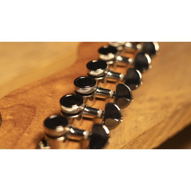 Electric guitar with 2 single coils + splittable humbucker and self-locking tuners (Wilkinson equipped, roasted maple neck)