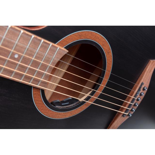 Chitarra acustica dreadnought amplificata con armrest in mogano