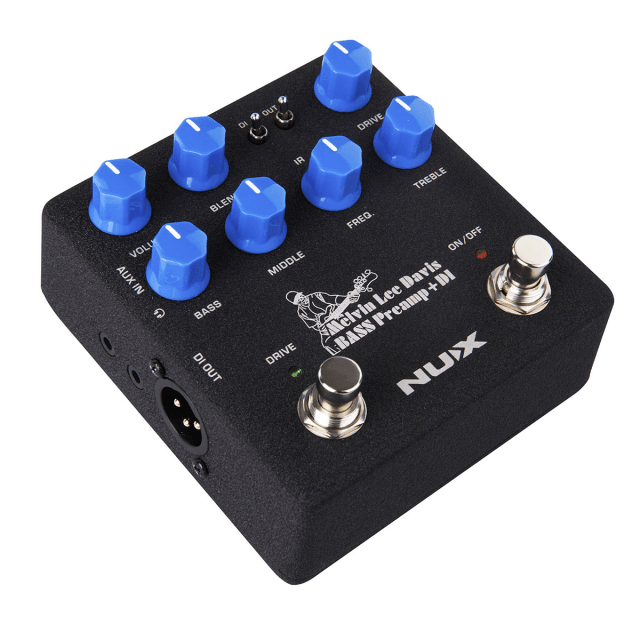 Bass preamp + DI stompbox a pedale