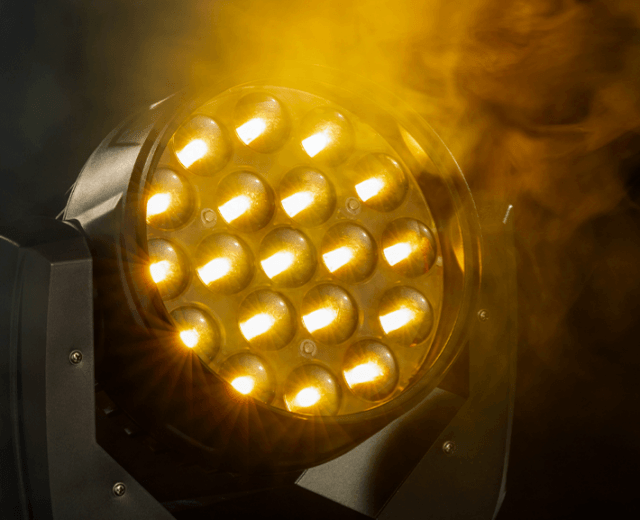 Thesis 1915 Z: the "Little" all-spice moving head from Centolight!