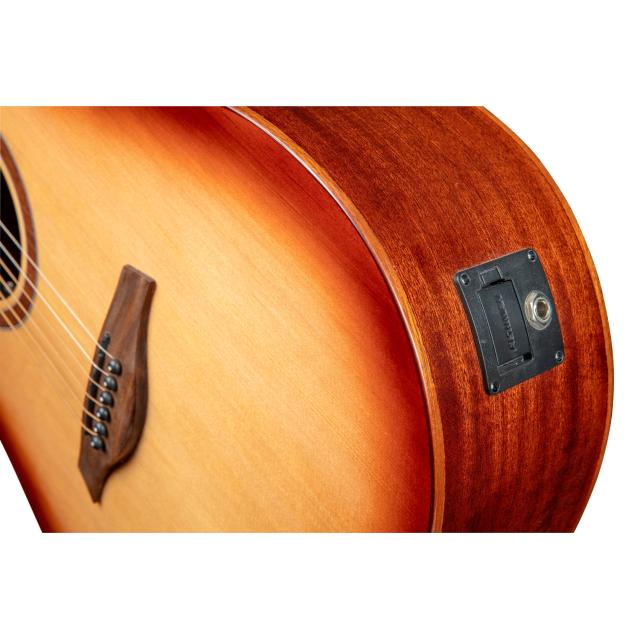 Dreadnought cutaway acoustic guitar with mahogany armrest and preamp (Glossy version)