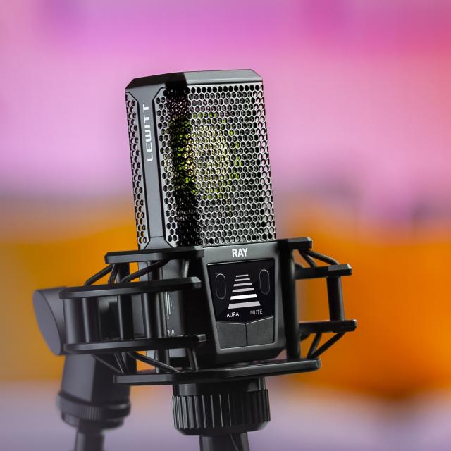 Microfono True Condenser da 1" con Tecnologia AURA