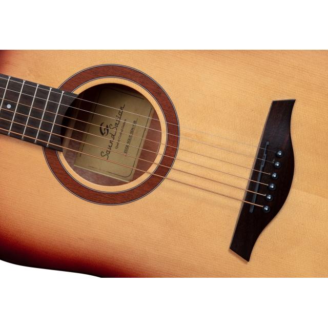 Chitarra acustica dreadnought cutaway amplificata con armrest