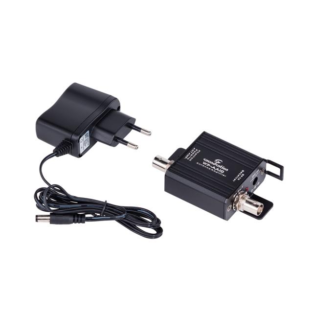 Wideband UHF antenna amplifier