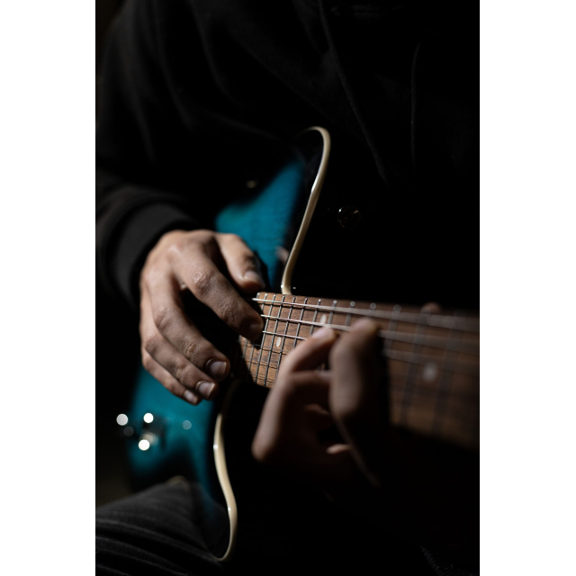 Chitarra elettrica con doppio Humbucker Wilkinson e meccaniche autobloccanti