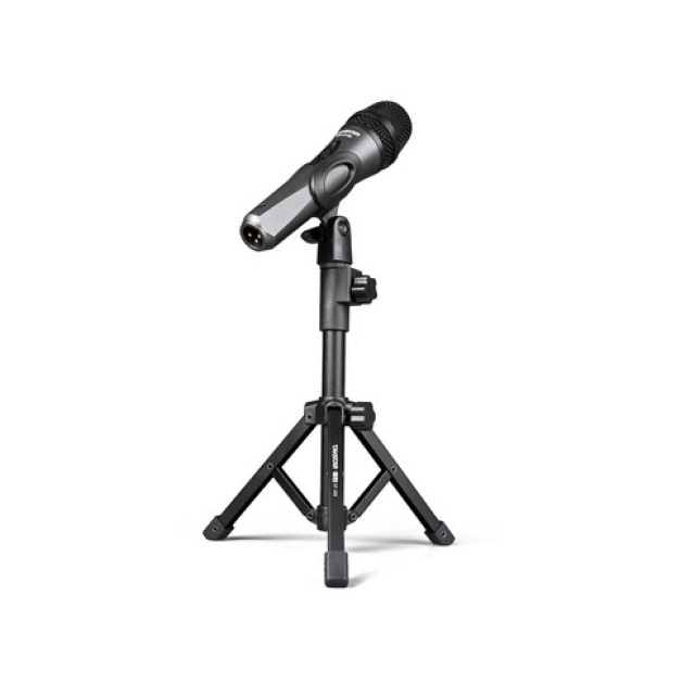 Tabletop webcast stand for microphone and smartphone