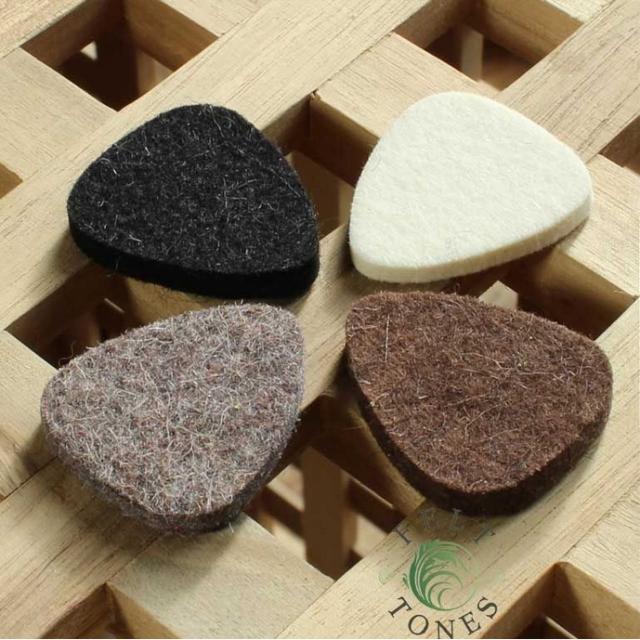 4 Felt Plectrums set in a tin box