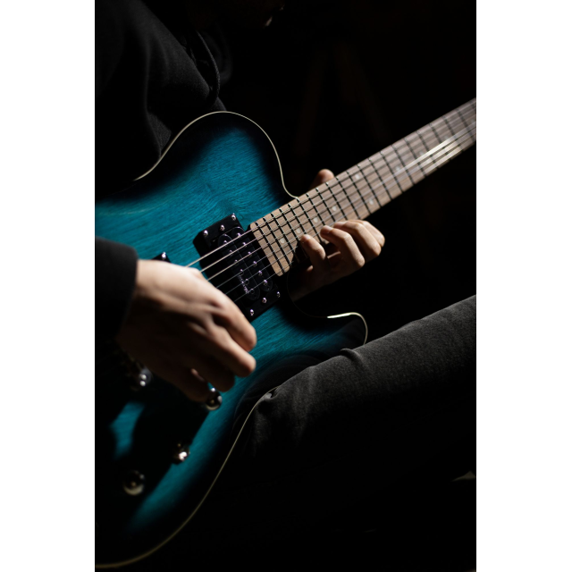 Chitarra elettrica con doppio Humbucker Wilkinson e meccaniche autobloccanti