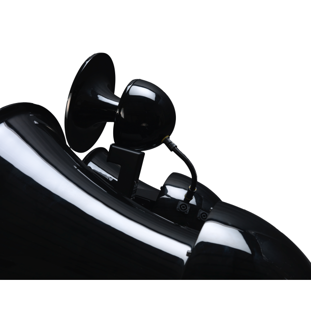 Three-way passive design speaker with 12“, 8” and 1.5” drivers (black)