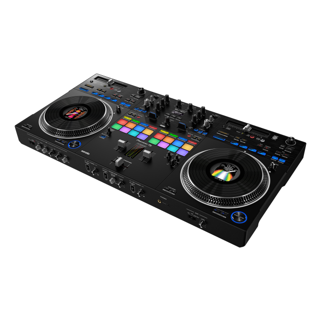 Scratch-style 2-channel professional DJ controller for Serato DJ Pro