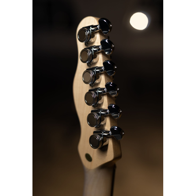 Chitarra elettrica con doppio Humbucker Wilkinson e meccaniche autobloccanti