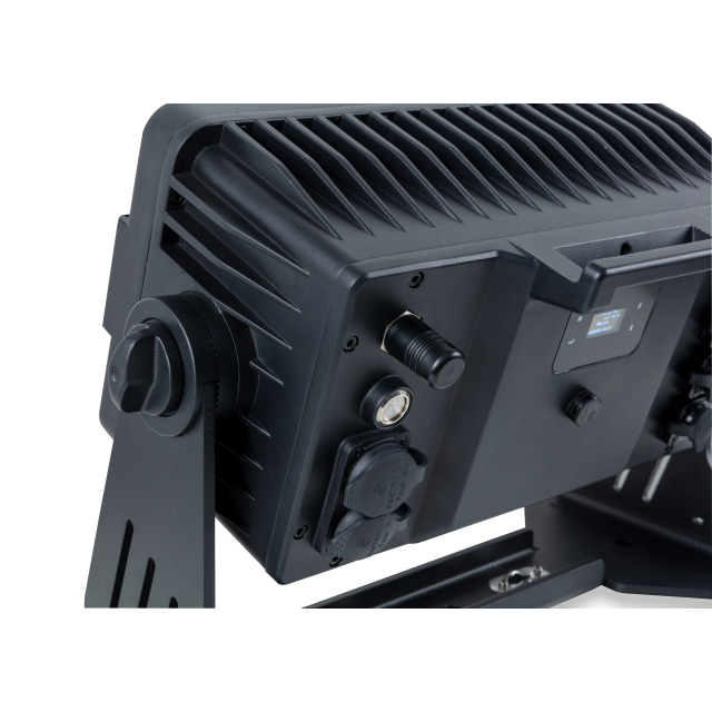 4x IP65 high power battery wash projector 18x15W with Flight Case