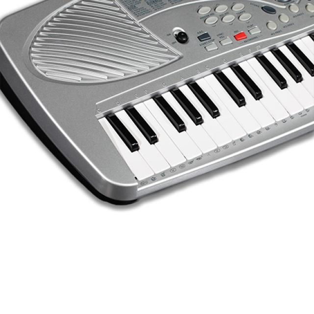 Electronic keyboard with 49 mini size keys
