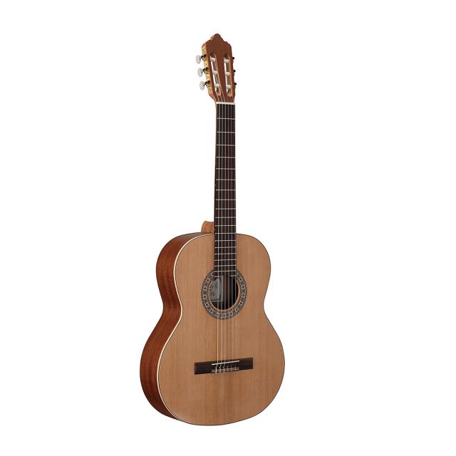 Solid cedar top 3/4 classic guitar in open pore satin finish (Made in Europe)