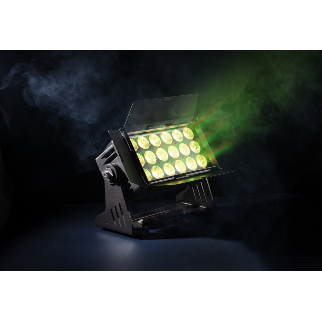 4x IP65 high power battery wash projector 18x15W with Flight Case