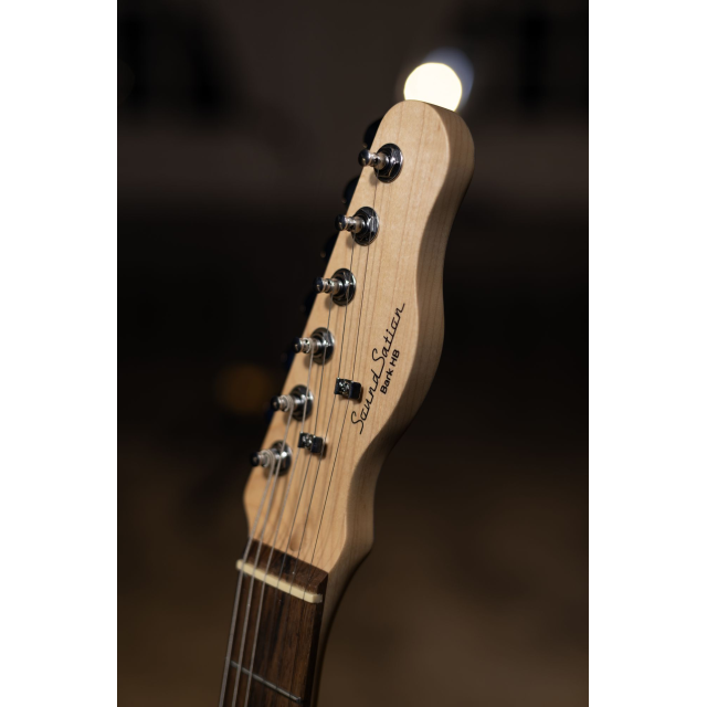 Chitarra elettrica con doppio Humbucker Wilkinson e meccaniche autobloccanti