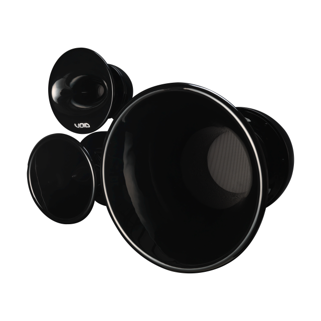 Three-way passive design speaker with 12“, 8” and 1.5” drivers (black)