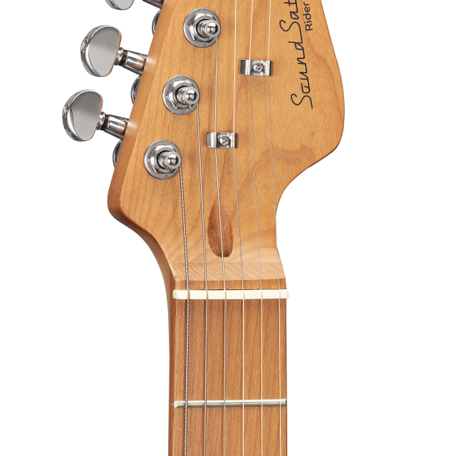 Chitarra elettrica double cutaway con 2 single coil + humbucker splittabile e meccaniche autobloccanti (equipaggiata Wilkinson, tastiera e manico in acero roasted, top fiammato)