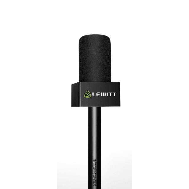 Omnidirectional interview microphone with sturdy casing and comfortable grip