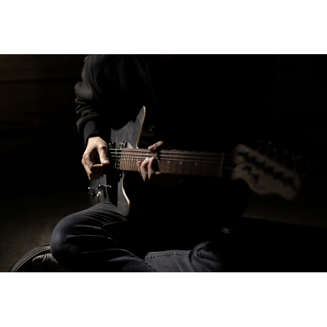 Chitarra elettrica con doppio Humbucker Wilkinson e meccaniche autobloccanti