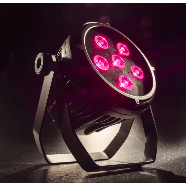 Set of 6 IP65 battery-powered PARs with 10W 6in1 LED in flight case with recharge function