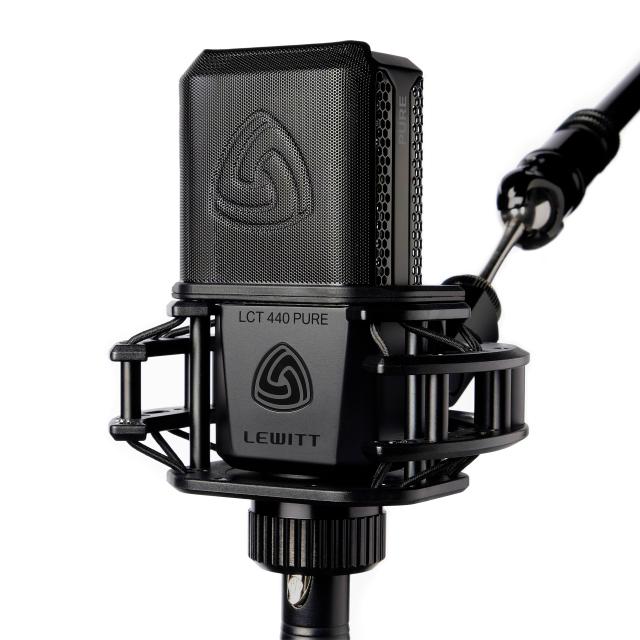 1" true condenser cardioid microphone with top-of-the-line technology.