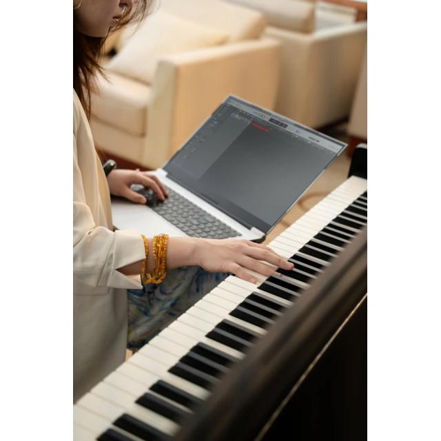 Piano digitale con cabinet tastiera pesata a triplo sensore - nero