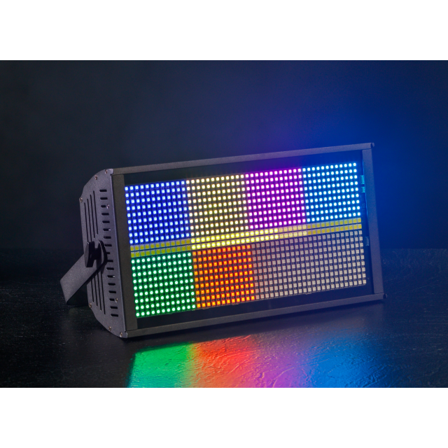 Wash and strobe led light with independent zones