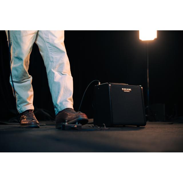 Amplificatore per chitarra acustica con Drum&Loop (60W RMS)
