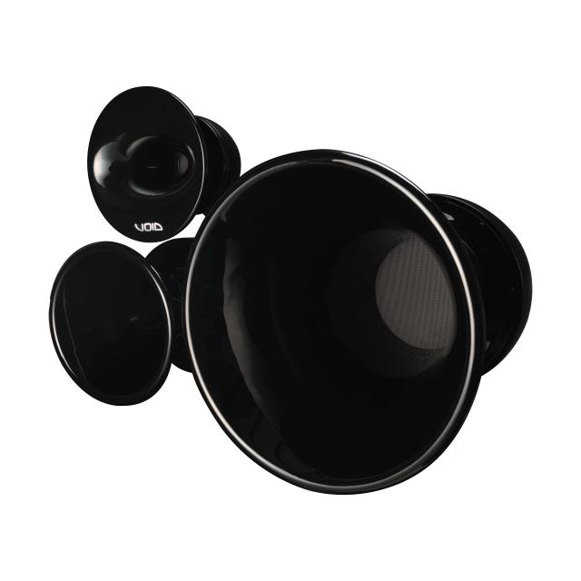 Three-way passive design speaker with 12“, 8” and 1.5” drivers (black)