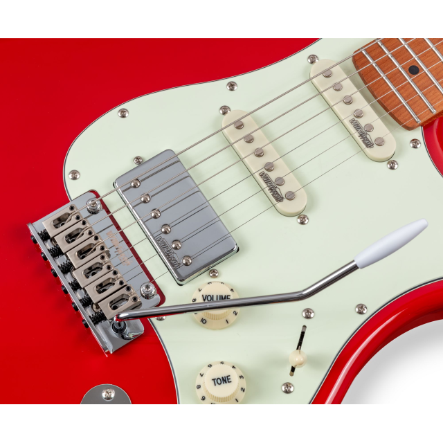 Chitarra elettrica con 2 single coil + humbucker splittabile e meccaniche autobloccanti (equipaggiata Wilkinson, tastiera e manico in acero roasted)