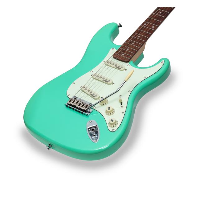 Chitarra elettrica double cutaway con 3 single coil e meccaniche vintage (equipaggiata Wilkinson)