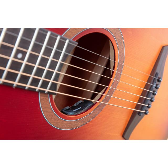 Chitarra acustica dreadnought amplificata con armrest in mogano
