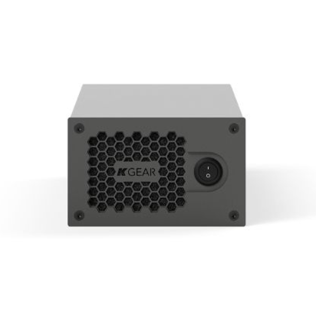 Compact 4-channel high-efficiency Class D amplifier