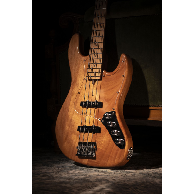 Electric bass with roasted maple freboard and neck (4 strings)