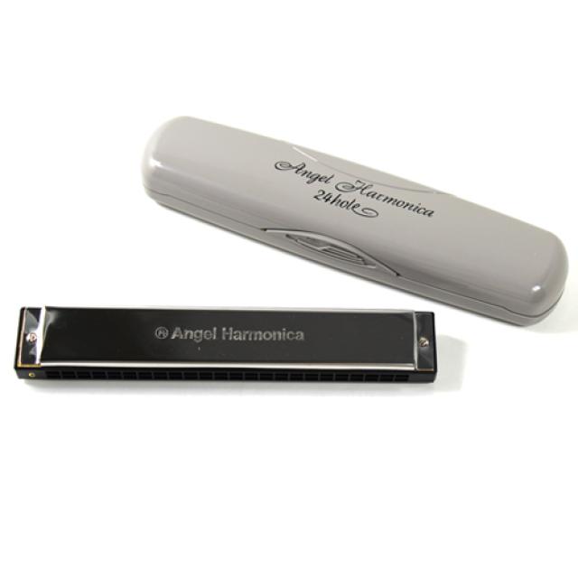 Soprano harmonica, key in C, 24 notes