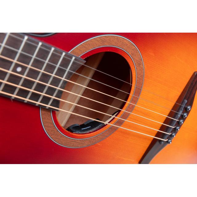 Chitarra acustica dreadnought cutaway amplificata con armrest