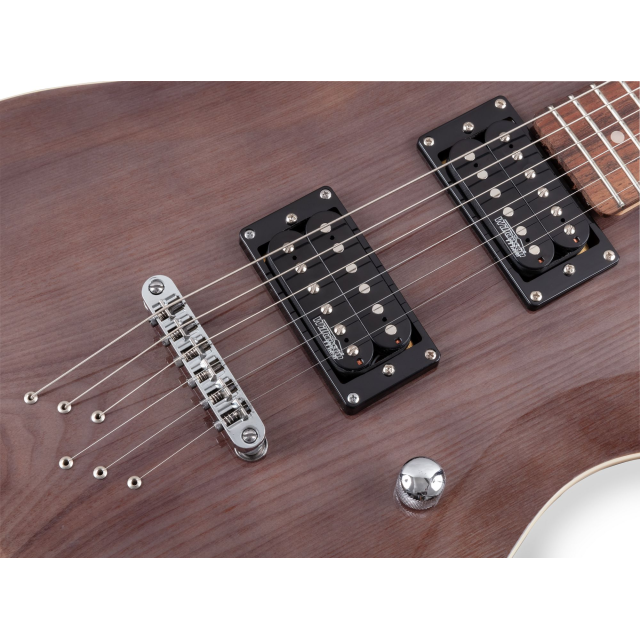 Chitarra elettrica con doppio Humbucker Wilkinson e meccaniche autobloccanti