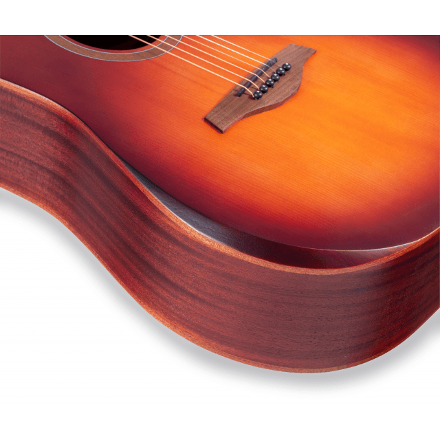 Chitarra acustica dreadnought amplificata con armrest in mogano