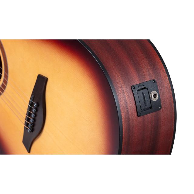 Chitarra acustica dreadnought cutaway amplificata con armrest