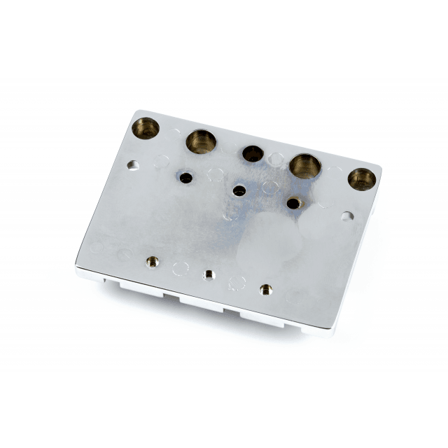 Fender® HiMass™ 4-String Bass Bridge Assembly With Brass Saddles Chrome